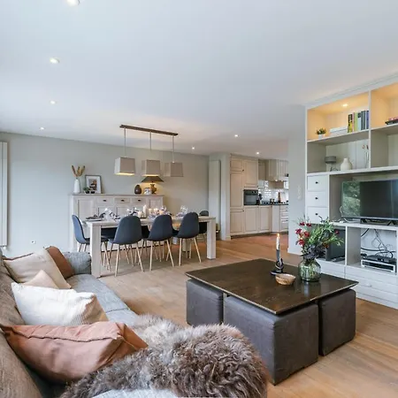 Beautiful And Authentic House With Garden And Garage *