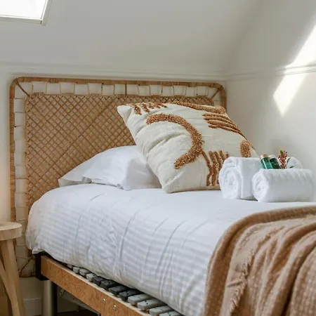Beautiful And Authentic House With Garden And Garage Knokke-Heist