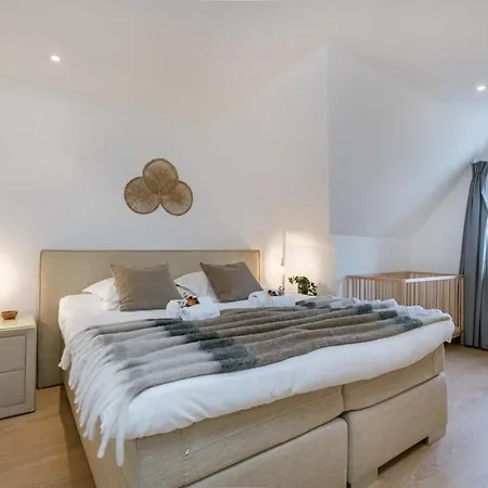 Beautiful And Authentic House With Garden And Garage Ferienhaus *